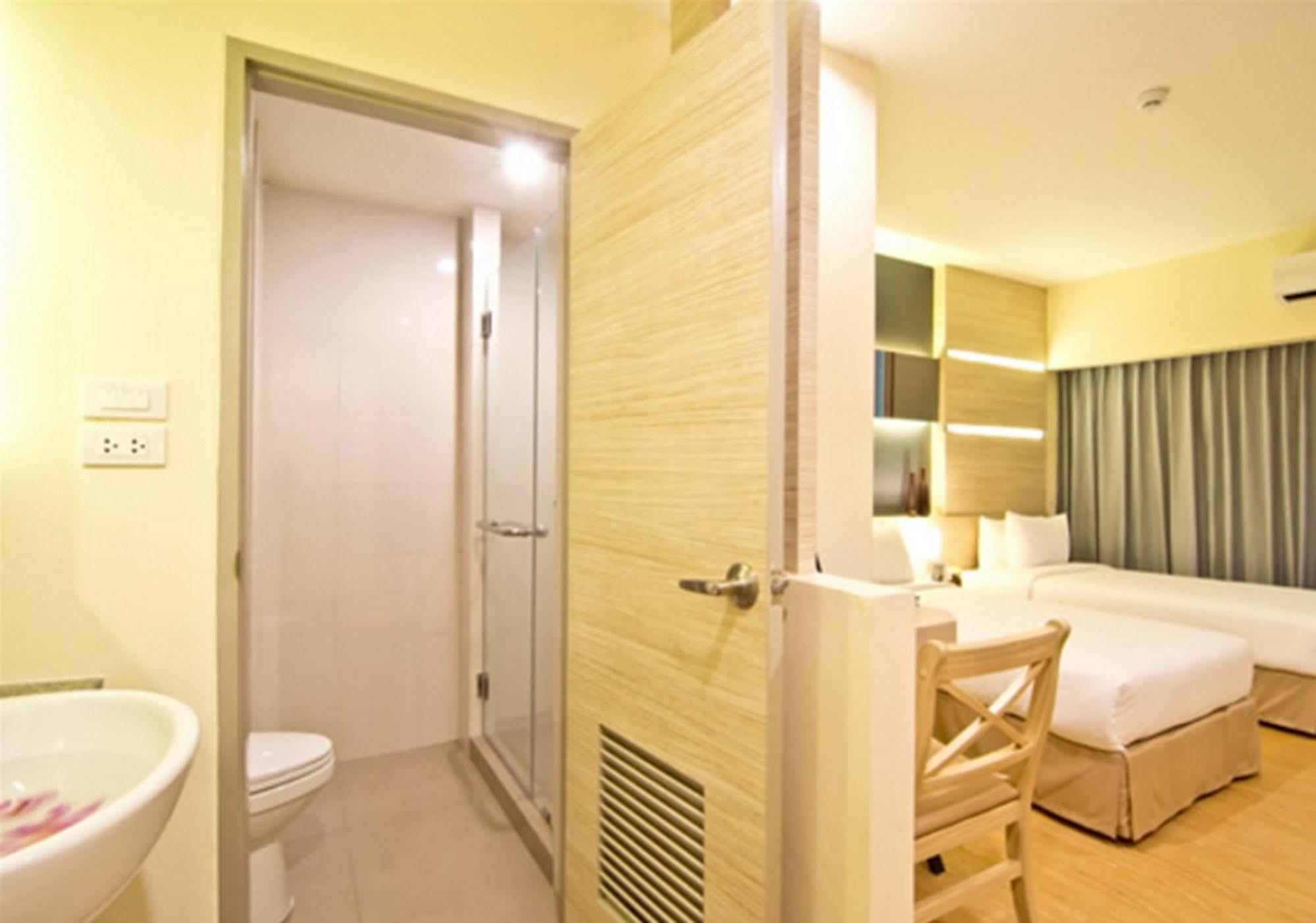 Hotel Sunshine One Pattaya Esterno foto